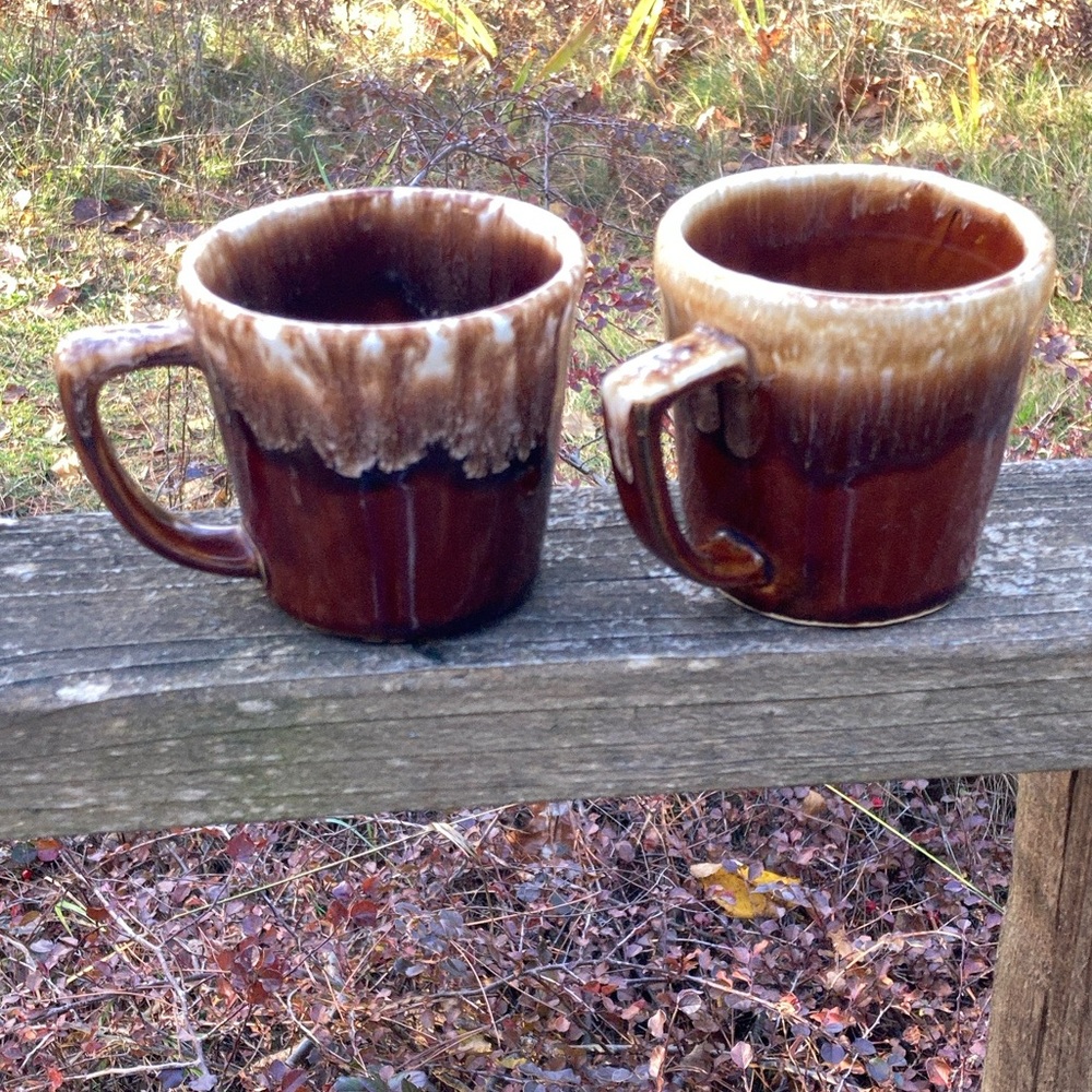 MCM 2 Cups McCOY KATHY KALE Brown Drip Glaze Retro Vintage Cream White Mug
